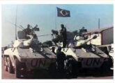 Dois blindados Cascavel do Exército Brasileiro, entre 1995 e1997 participando de Força de Paz da ONU em Angola (fonte: Jorge A. Ferreira Jr.).