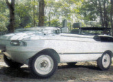 Carro anfíbio concebido pelo empresário Erineu Cicarelli, de São Paulo (SP); proprietário de um VW Schwimmwagen, em 1996 resolveu construir seu próprio modelo, que apelidou Batráquio; possui chassi tubular, motor traseiro de Kombi, tração nas quatro rodas e hélice acionada por um cardã ligado ao virabrequim; as rodas dianteiras servem de leme (4fonte: 4 Rodas).
