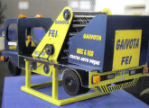 Modelo operacional em escala 1:5 do veículo para limpeza de praias Gaivota, considerado melhor projeto da XVIII Expo.