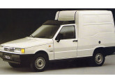 Também a linha de comerciais recebeu nova frente em 1991; na foto, o furgão Fiorino.