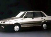 Prêmio (aqui na versão quatro-portas): em conjunto com a Elba, foi o primeiro Fiat a receber motor com injeção eletrônica.