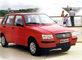 Mille Fire, o carro mais barato do país, com a nova grade introduzida em 2004.