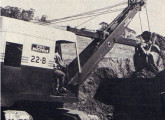 Escavadeiras Bucyrus 22-B foram produzidas no Brasil pela FNV por mais de 20 anos (fonte: Transporte Moderno).