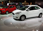 Novos Ka e Ka+, expostos no Salão do Automóvel de 2014; note as diferentes grades dos dois modelos (foto: LEXICAR). 