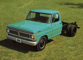 Caminhão leve F-350 1972.