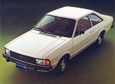 Corcel II, lançado em novembro de 1977, substituto à altura do bem sucedido Ford Corcel; a imagem mostra a versão básica do cupê.
