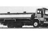 Caminhão Cargo 1314 (13 t PBT e 140 cv), um dos três primeiros modelos lançados pela Ford.