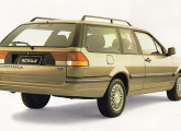 Ford Royale, contraparte do VW Santana Quantum, lançado em 1992.