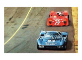 Fúria/Chevrolet, nas mãos de Pedro Victor de Lamare, quando quase bateu o recorde da pista nas 12 Horas de Interlagos de 1971; o carro 17 é um protótipo Amok-VW, pilotado por Alex Dias Ribeiro (fonte: site interney.saloma).