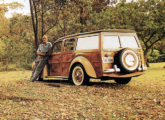 Caminhonete tipo "woodie" construída em 1989, em Florianópolis (SC), pelo técnico em rádio Lourival Bruno; montada sobre plataforma VW Fusca, em sua carroceria foi utilizado angelim e compensado naval (foto: Eurico Salis / Ícaro).