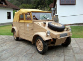 Réplica livre do jipe militar alemão Volkswagen Kübelwagen realizada em 2011 pelo engenheiro Franklin Lenneberg, de Petrópolis (RJ); montado sobre plataforma Fusca de 1967, tem carroceria totalmente metálica, com estrutura tubular e revestimento de chapas de aço (fonte: Paulo André Hegedus / maxicar).