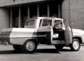 A mesma cabine-dupla mostrada no Salão, nesta foto por ocasião de sua apresentação oficial à Ford (fonte: portal carroantigo).