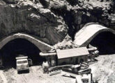 Um basculante FNM nas obras de construção do túnel Rebouças, no Rio de Janeiro (RJ), entre 1962 e 67.