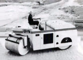 Rolo compactador tandem FNV BT 15-A6, fabricado sob licença da Buffalo Springfield.