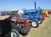 Ao centro, junto a outros tratores históricos, um Ford 6600 em perfeito estado de conservação é exposto durante o Bahia Farm Show de 2022.