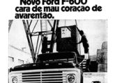 Publicidade de página inteira de jornal, publicada em outubro de 1971 para o lançamento da nova linha Ford.
