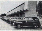 Frota de 20 caminhonetes Ford para uso como "rádio-patrulha", entregue em julho de 1950 ao Governo do Estado de São Paulo; as carroçarias foram construídas pela própria Ford no Brasil (fonte: Automóveis & Acessórios).