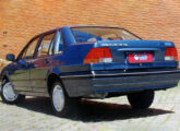 Ford Versailles GL 1995, em 2025 matéria de reportagem da revista Classic Show (foto: Atos Fagundes / Classic Show).