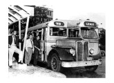 Mais um carro da variante com o teto parcialmente recuado operando no Rio de Janeiro em meados da década de 50 (fonte: site toffobus).