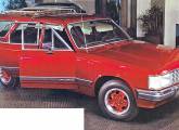 Chevrolet Caravan quatro-portas, transformação da Guaporé.