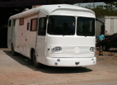 Monobloco Mercedes-Benz, reformado e transformado em motor-home em 2012.