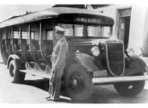 Outro Ford 1935-36 com carroceria Grassi defasada no tempo, este operando em São Carlos (SP) (fonte: Ivonaldo Holanda de Almeida / lugardotrem).