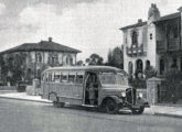 Este ônibus Grassi, em chassi (provavelmente europeu) ainda não identificado, no início dos anos 30 operou a primeira linha de transportes a atender o então recém inaugurado bairro de Jardim América, em São Paulo (fonte: João Marcos Turnbull / onibusnostalgia).