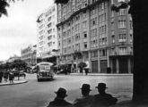 Outro Grassi-International curitibano, em detalhe de cartão postal da então Avenida João Pessoa (atual Luiz Xavier) (fonte: Ivonaldo Holanda de Almeida).