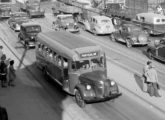 Ônibus semelhante circulando em São Paulo (SP) em 1950.