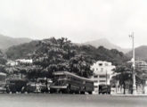 Três Grassi-Aclo estacionados no ponto final da linha, em detalhe de cartão postal da Urca, Rio de Janeiro, no final da década de 40 (fonte: Ivonaldo Holanda de Almeida).