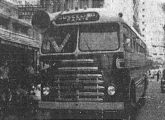 Ônibus Grassi sobre chassi não identificado utilizado na campanha eleitoral de Juscelino Kubitschek à Presidência da República, em 1955 (fonte: Correio da Manhã).