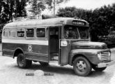 Ford F-6 com carroceria Grassi 1950 destinado à empresa paranaense J. Araújo (confronte com o Ford-Grassi 1949 da mesma empresa, mostrado algumas imagens antes desta) (fonte: site ciadoonibus).