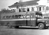 Caminhão International 1952 encarroçado como rodoviário para a Viação Bassamar, de Juiz de Fora (MG) (fonte: Jorge A. Ferreira Jr. / onibusecia).