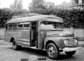 Grassi 1949 sobre caminhão médio Ford F-6, destinado ao transporte rodoviário no Estado do Paraná; pertencia à empresa J. Araújo (fonte: site clubedoonibus).