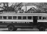 Rodoviário Grassi sobre Ford 1951 da Cia. Viação Sul Bahiano, empresa posteriormente absorvida pela Águia Branca (fonte: portal classicalbuses).