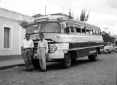 Da mesma época é esta carroceria, ainda com janelas tipo guilhotina, sobre chassi L-312 nacional; o ônibus da imagem operava no Rio Grande do Norte (foto: Wagner Silva de Figueiredo).