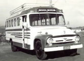 Lotação Ford 1959-61 com carroceria Grassi utilizado no transporte rodoviário pela Viação Santa Cruz, de Mogi-Mirim (SP).
