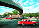 Urbano Argonauta-LPO passando diante do Aeroporto Santos Dumont, no Centro do Rio de Janeiro (RJ), no início da década de 70 (fonte: Ivonaldo Holanda de Almeida).