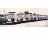 Frota de rodoviários Grassi sobre chassi International da empresa Bandeirantes, adquirida no final de 1964 para operar a linha Belo Horizonte - Curvelo (MG) (fonte: Ivonaldo Holanda de Almeida).