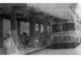 Rara imagem de um ônibus do modelo anterior em operação; a imagem foi tomada na década de 70 em Teresina (PI) (fonte: Ivonaldo Holanda de Almeida / cidadeverde).