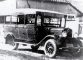 Outro Chevrolet, este da antiga Viação Santa Cruz, que atendia à linha Conchal-Araras (SP) na década de 30 (fonte: Setpest).