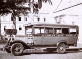 Encarroçado pela Grassi, este ônibus de marca não identificada operava em São Carlos (SP) no final da década de 20 (fonte: Ivonaldo Holanda de Almeida / lugardotrem).
