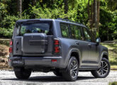Haval H9: o volume acoplado à tampa da mala é um compartimento com chave para pequenos objetos (foto: Mario Villaescusa / motor1).