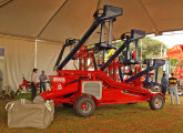 Plataforma de coleta de cítricos Brava 2000, quando de sua apresentação na Agrishow 2008 (foto: LEXICAR).