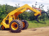 Carregadeira de cana SC-800, primeiro modelo autopropelido da Implanor, lançado em 1984; o veículo dispõe de opção de cabine fechada.