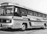 Monobloco rodoviário 326-S de 1976, encarroçado pela baiana Incabasa, na frota do Expresso de Prata, de Bauru (SP); note as dimensões dos para-brisas, bastante superiores aos originais Mercedes-Benz.