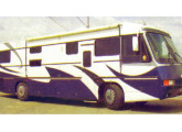 Motor-homes Industreiler Vitória Régia 1995, sobre plataforma Mercedes-Benz O-364 (fonte: Motor Home). 