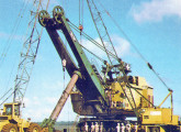 A enorme escavadeira Bucyrus 295-B2, construída pela Ishikawajima para a CVRD.