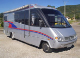 Um exemplo da produção mais recente da Itapoã: Aconcágua 800, de 2003, sempre sobre chassi Mercedes-Benz, com carroceria construída a partir do microônibus Bella, da Comil (fonte: site florianopolis.olx).