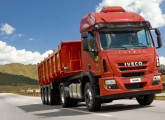 Iveco Cursor, da categoria do EuroCargo Cavallino, lançamento de 2009, compartilhava a cabine com o Tector.